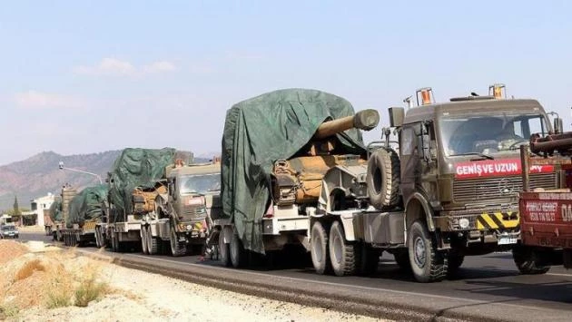 M-60: Γιατί η Τουρκία στέλνει παλαιά άρματα μάχης για να ενισχύσει τις δυνάμεις της στη Συρία; (βίντεο)
